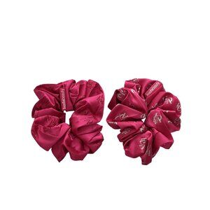 Huda Beauty Scrunchies in Pink